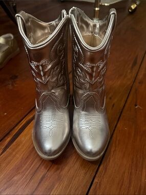 Tucker and Tate size 8
